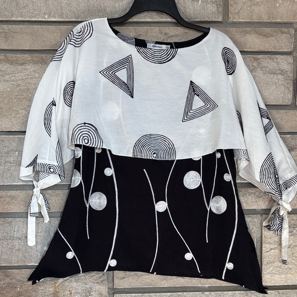 Feratelli Tops - Abstract Two-Tone Arty Geometric Black & White Layered Blouse Size S
